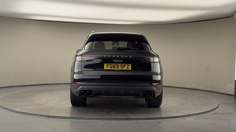 Used Porsche Cayenne 462 HP (339 kW) 2019 Jet back SUV