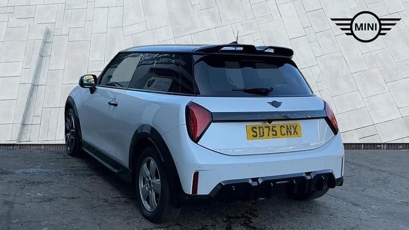 Usado Mini Cooper Hatch 113 kW (154 HP) 2025 Branco Citadino