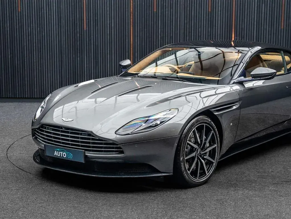 Used Aston Martin DB11 2017 Silver Coupe