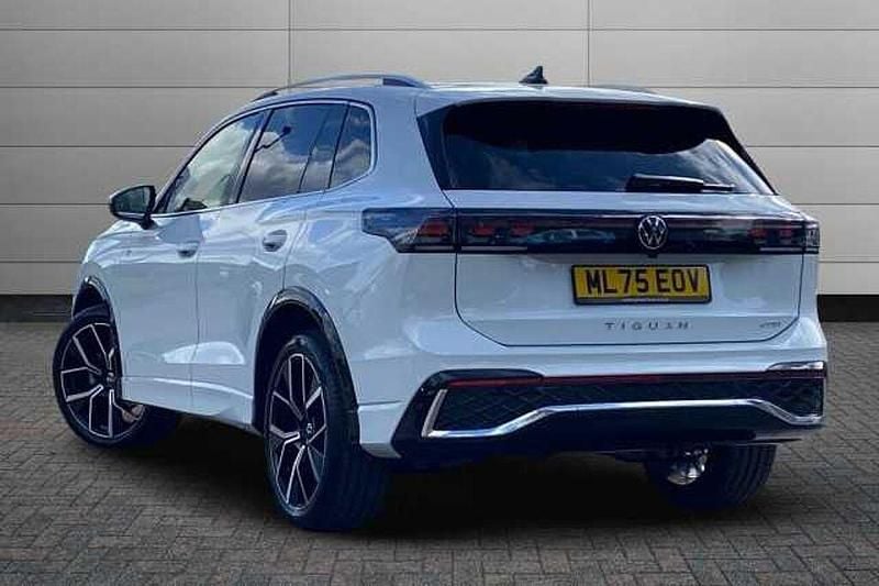 Used VW Tiguan R-line 150 HP (110 kW) 2025 White SUV