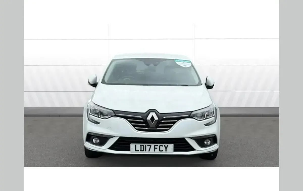 Used Renault Mégane Dynamique 110 HP (80 kW) 2017 White Hatchback