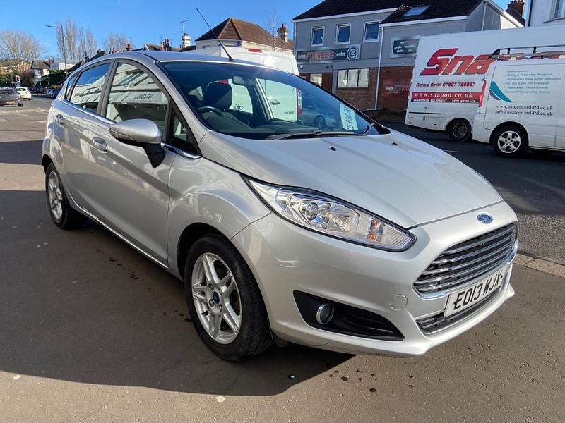 Used Ford Fiesta Zetec 2013 Silver Hatchback