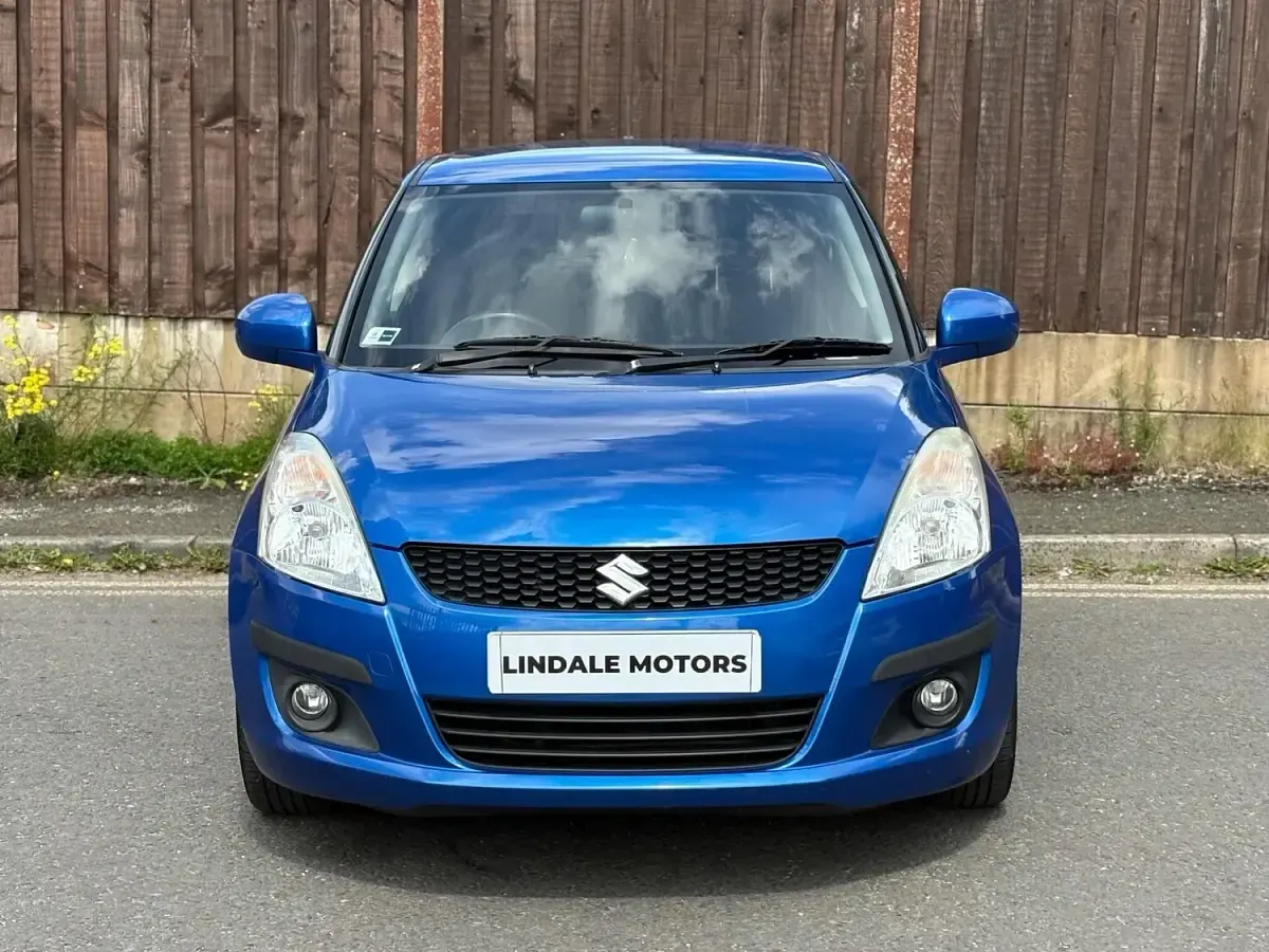 Used Suzuki Swift SZ4 94 HP (69 kW) 2013 Blue Hatchback