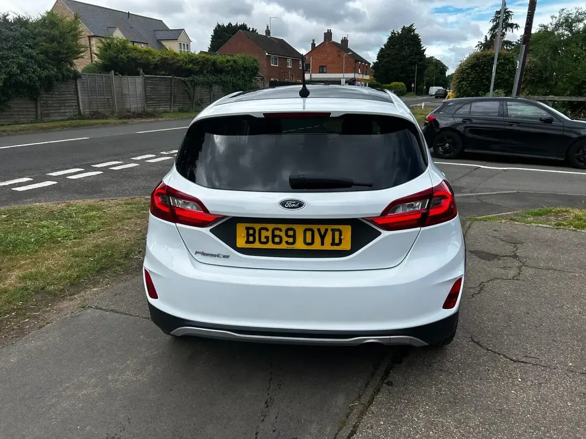 Used Ford Fiesta Active 100 HP (73 kW) 2019 White Hatchback