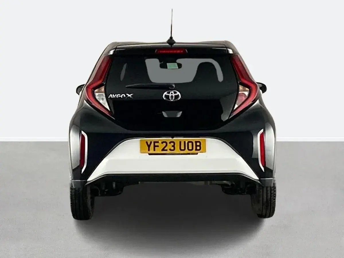 Used Toyota Aygo X 2023 White SUV