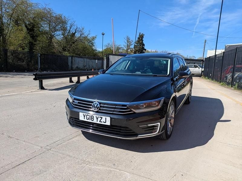 Used VW Passat Advance 115 HP (84 kW) 2018 Black Estate