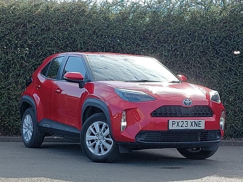 Used Toyota Yaris Hybrid 116 HP (85 kW) 2023 Red Estate