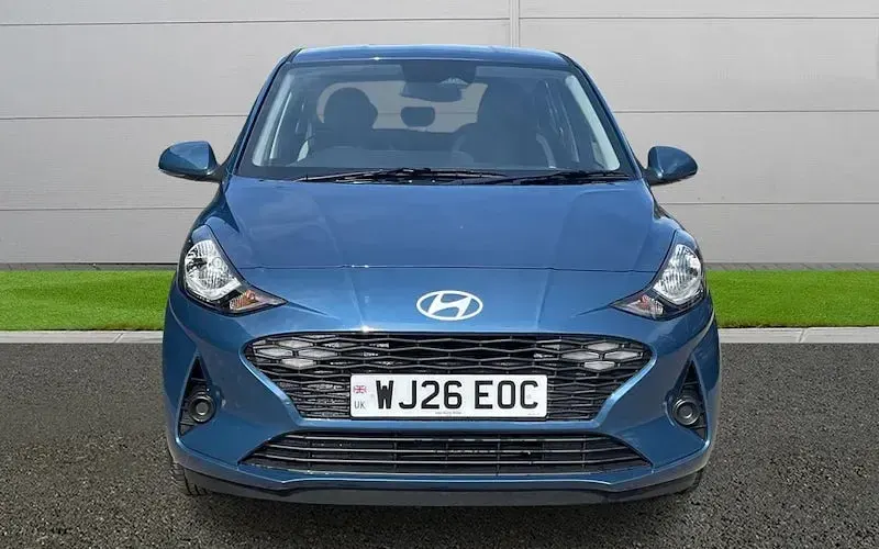New Hyundai i10 Advanced 63 HP (46 kW) 2025 Green Hatchback