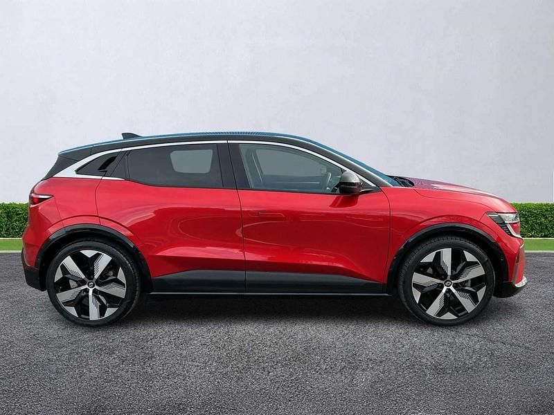 Used Renault Megane E-Tech Techno 160 kW (218 HP) 2023 Red/black Hatchback