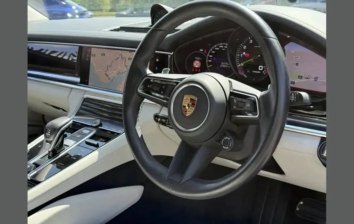 Used Porsche Panamera 4 E-Hybrid Platinum Edition 456 HP (335 kW) 2023 Blue Hatchback