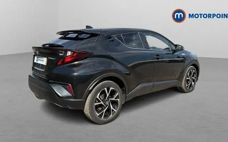 Begagnad Toyota C-HR Design 122 HK (89 kW) 2023 SUV