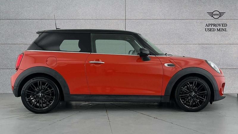 Used Mini Cooper Hatch 134 HP (98 kW) 2018 Orange Hatchback