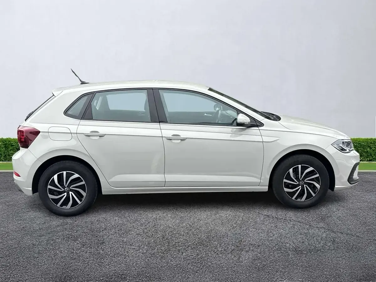 Used VW Polo Life 80 HP (58 kW) 2023 Grey Hatchback