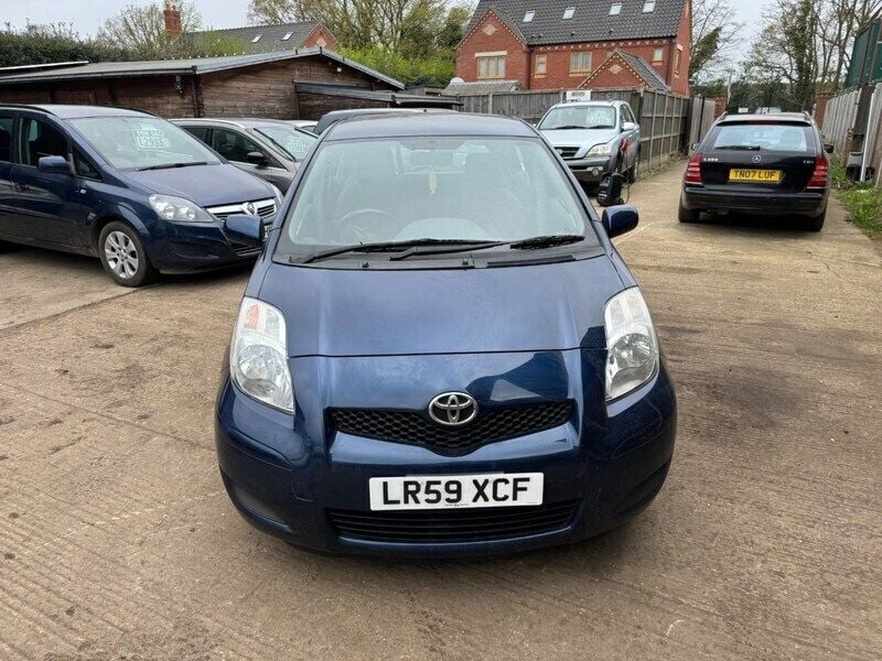 Blue Used 2009 Toyota Yaris Hatchback | £2,995 (Expensive) - Image 1/4