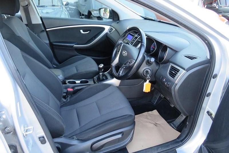 Used Hyundai i30 SE 110 HP (80 kW) 2016 Silver Hatchback