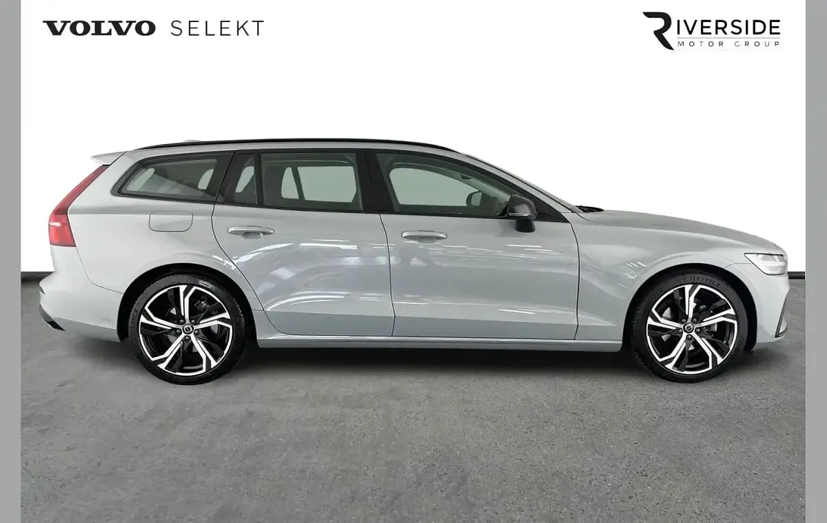 Used Volvo V60 Plus 197 HP (144 kW) 2025 Vapour grey Estate