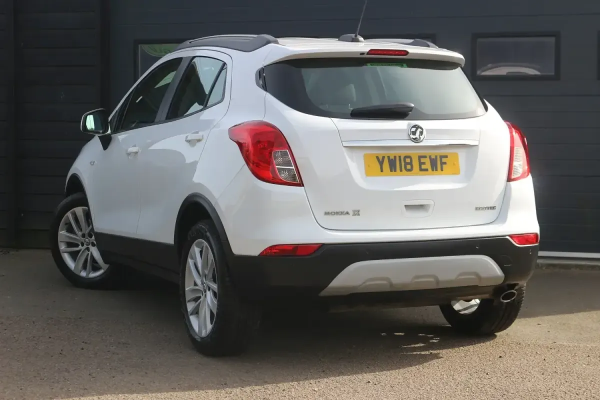 Used Vauxhall Mokka X Active 140 HP (102 kW) 2018 White SUV