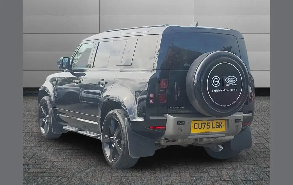 Used Land Rover Defender SE Dynamic 245 HP (180 kW) 2025 Black SUV
