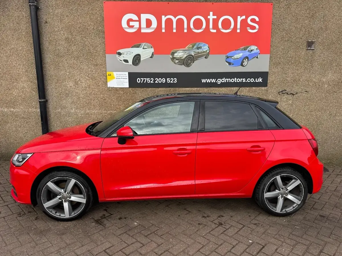 Usado Audi A1 Sportback Sport 116 HP (85 kW) 2015 Vermelho Citadino