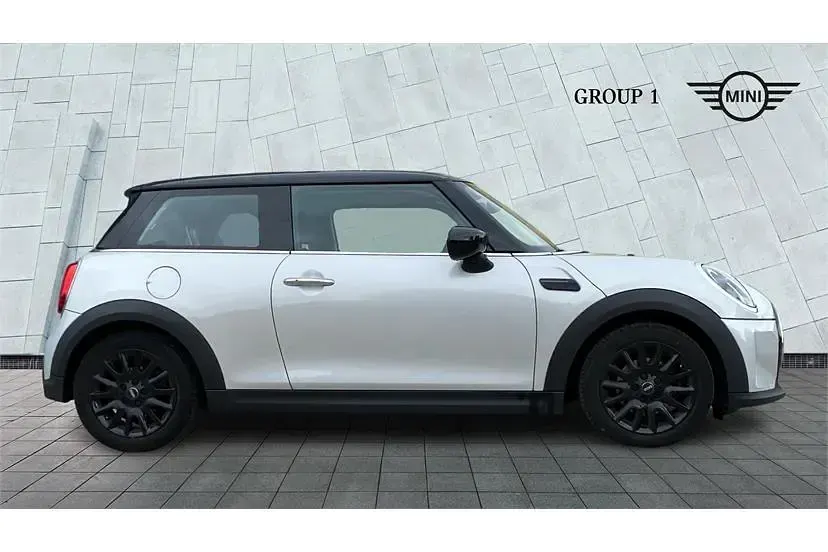 Gebraucht Mini Cooper Classic 136 PS (100 kW) 2022 Weiß Kleinwagen