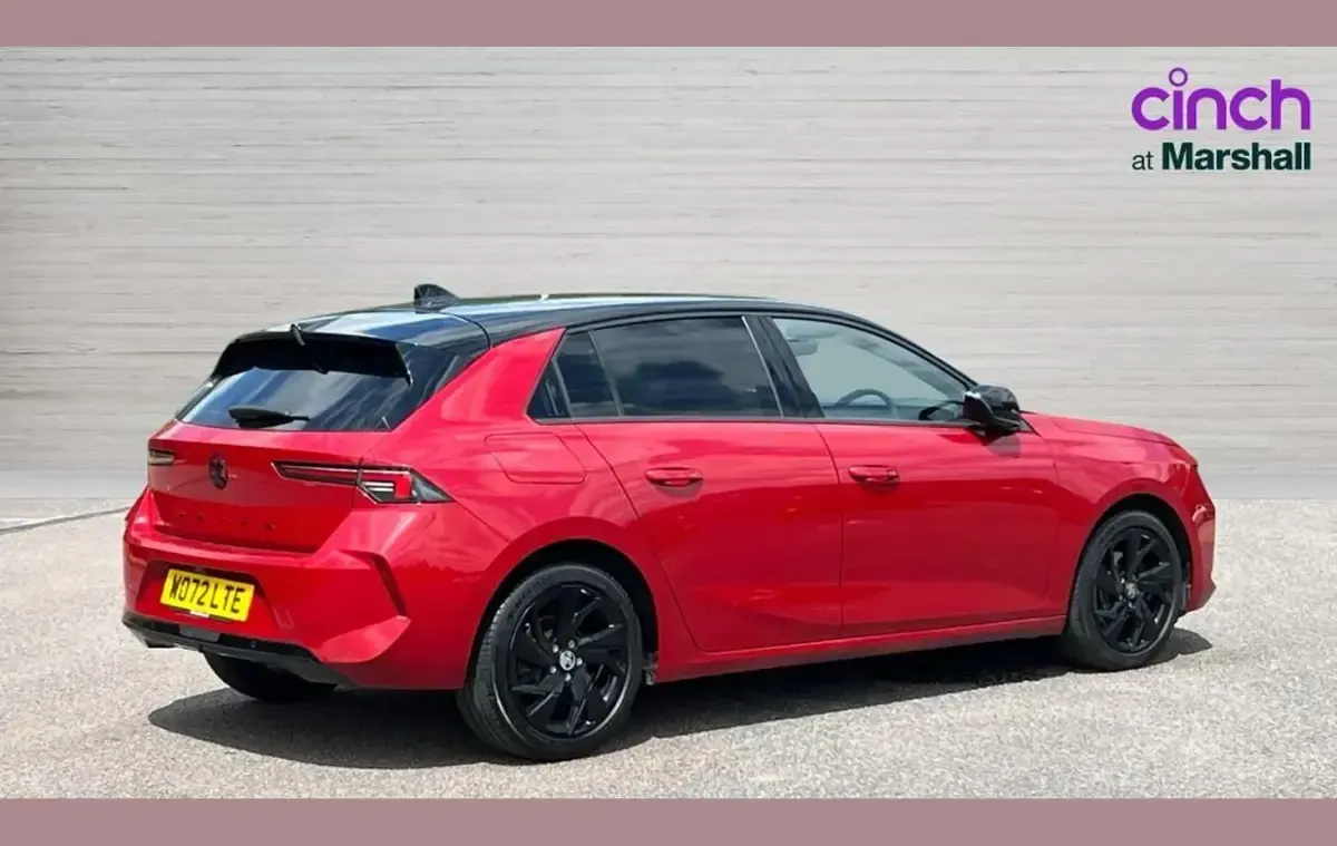 Used Vauxhall Astra 128 HP (94 kW) 2023 Red Hatchback