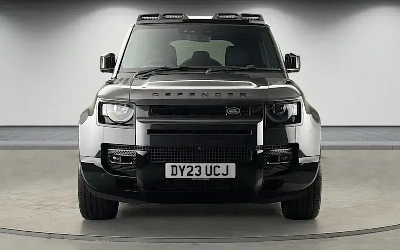 Used Land Rover Defender S 525 HP (386 kW) 2023 Grey SUV