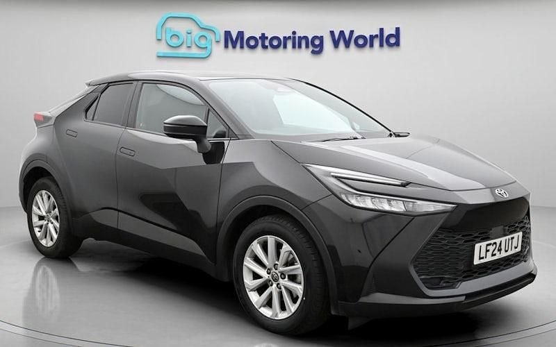 Used Toyota C-HR 140 HP (102 kW) 2026 SUV