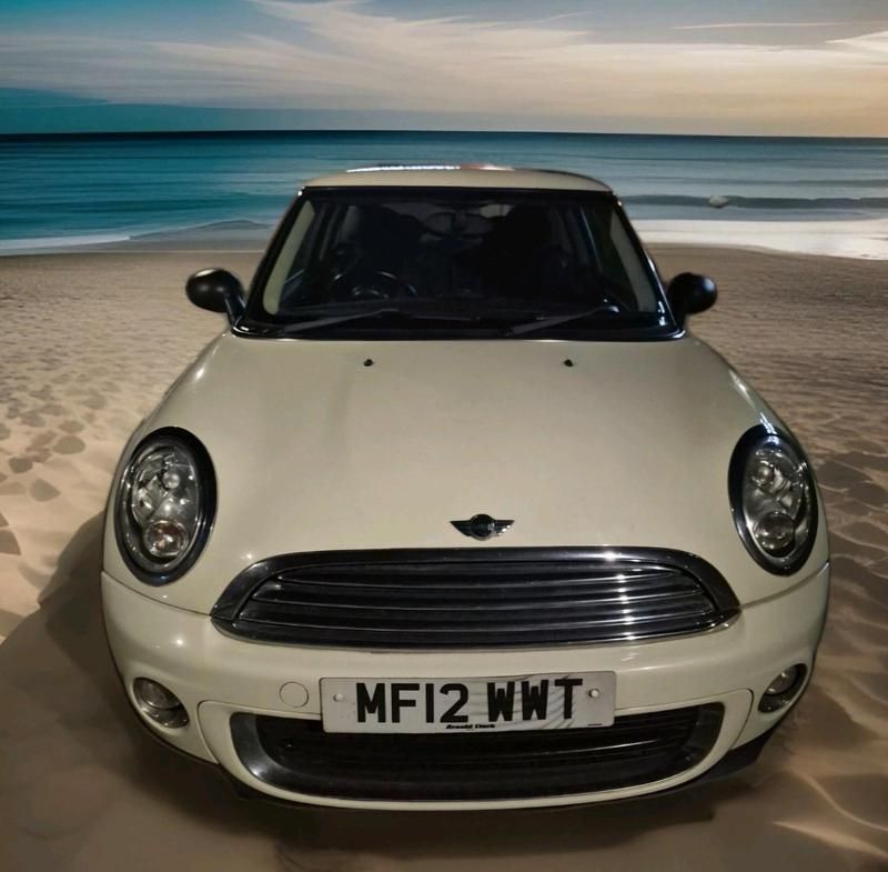 Begagnad Mini ONE Hatch 2012 Vit Halvkombi