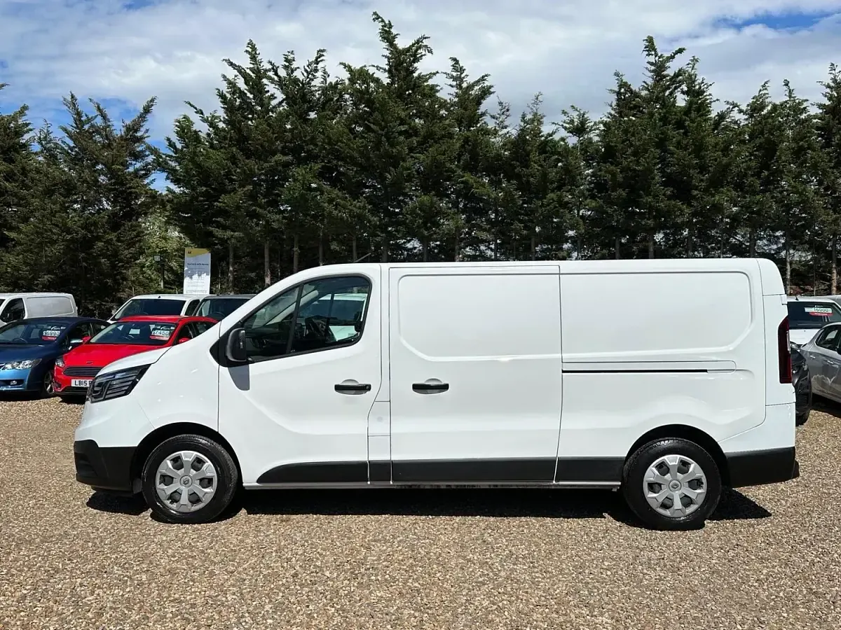 Used Renault Trafic Business 2023 White