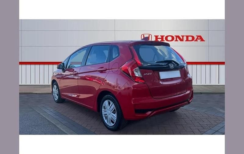 Used Honda Jazz S 102 HP (75 kW) 2018 Red Hatchback