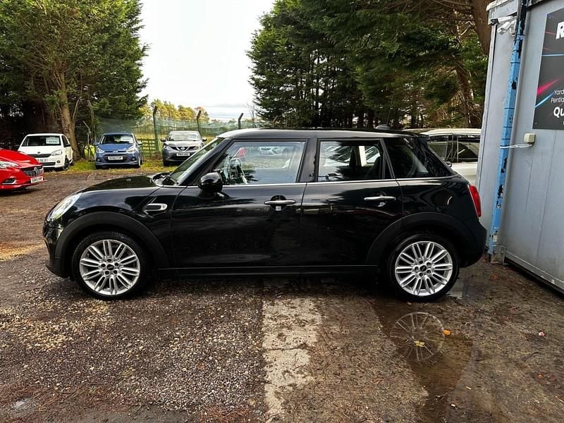 Used Mini Cooper D Hatch 116 HP (85 kW) 2016 Black Hatchback