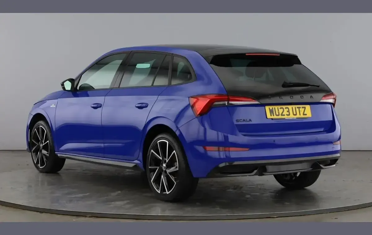 Usado Skoda Scala Monte Carlo 150 CV (110 kW) 2023 Azul Utilitario