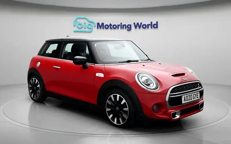 Used Mini Cooper S Exclusive 192 HP (141 kW) 2020 Red Hatchback