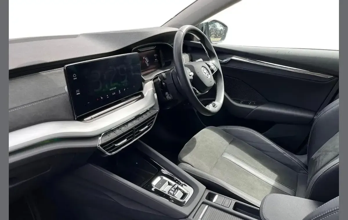 Used Skoda Octavia SE L 200 HP (147 kW) 2023 Grey Estate