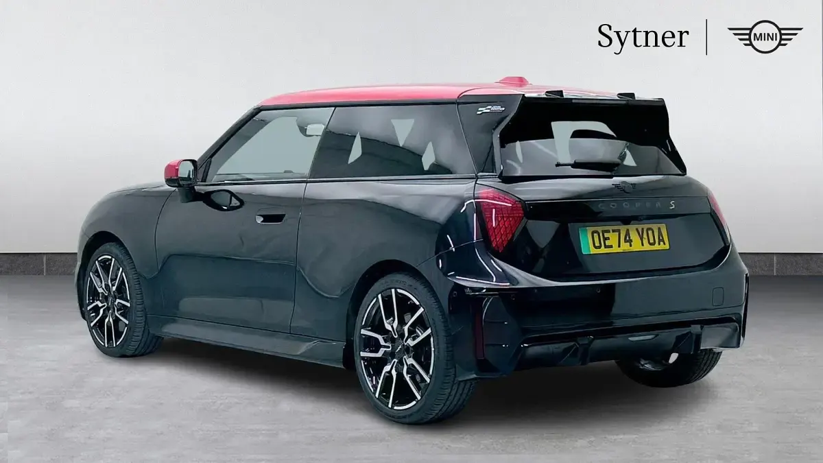 Used Mini Cooper SE Hatch 158 kW (215 HP) 2024 Black Hatchback