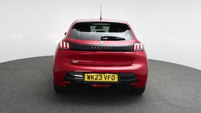 Second-hand Peugeot 208 Allure+ 99 CP (72 kW) 2023 Roșu Hatchback