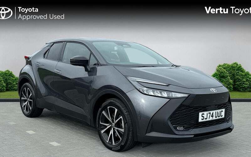 New 2025 Toyota C-HR Design SUV | £29,880 (Good price) - Image 1/4