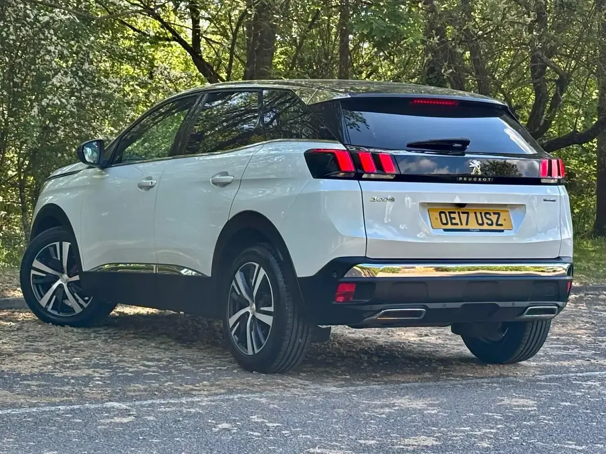 Used Peugeot 3008 GT-line 130 HP (95 kW) 2017 White SUV