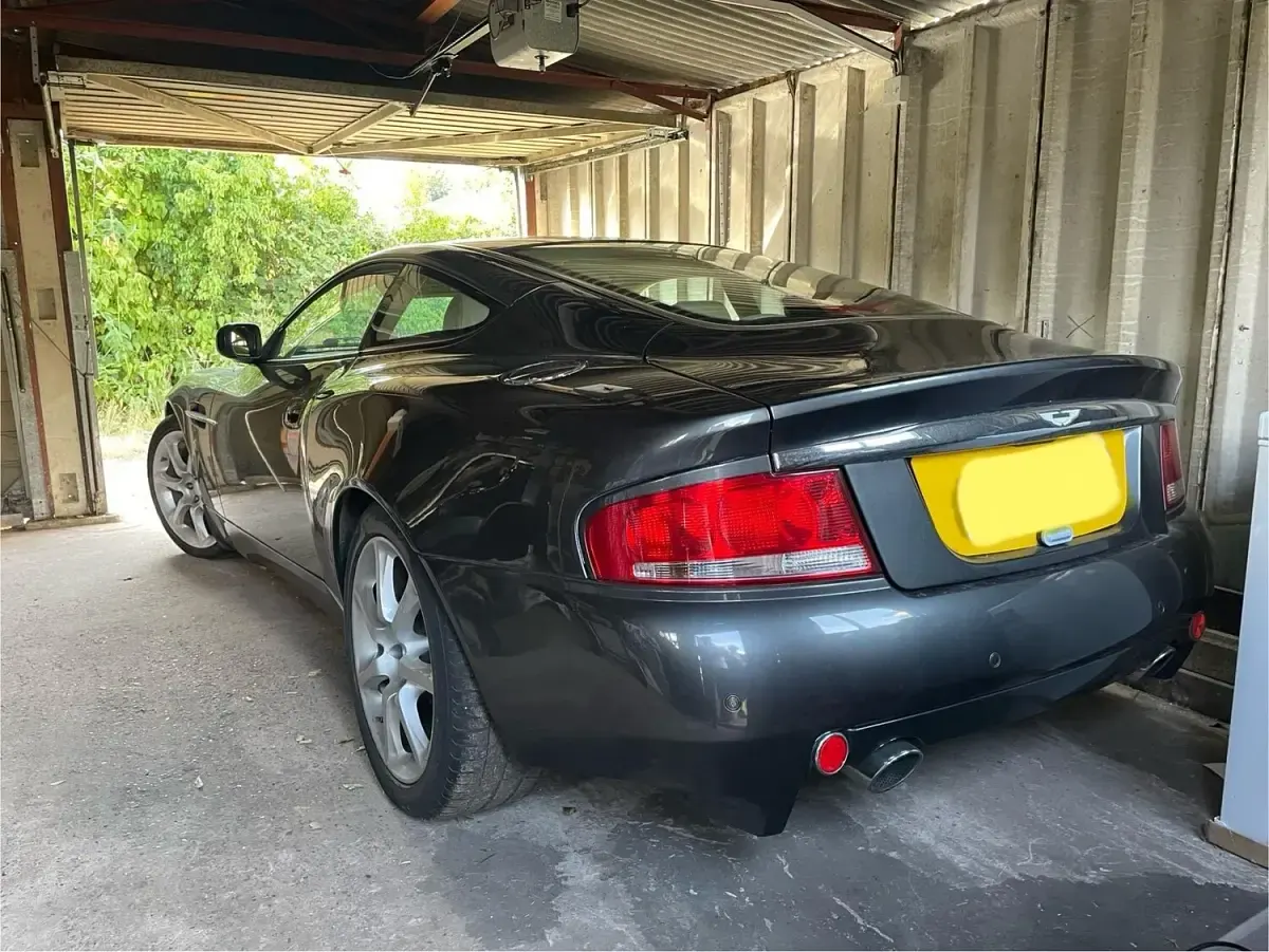 Used Aston Martin Vanquish 466 HP (342 kW) 2004 Silver Coupe