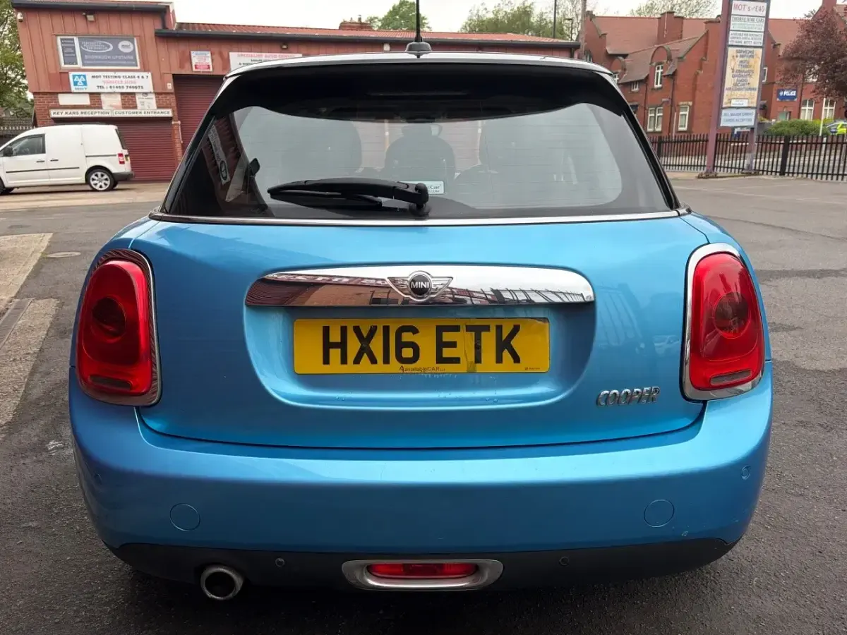 Used Mini Cooper Hatch 134 HP (98 kW) 2016 Blue Hatchback