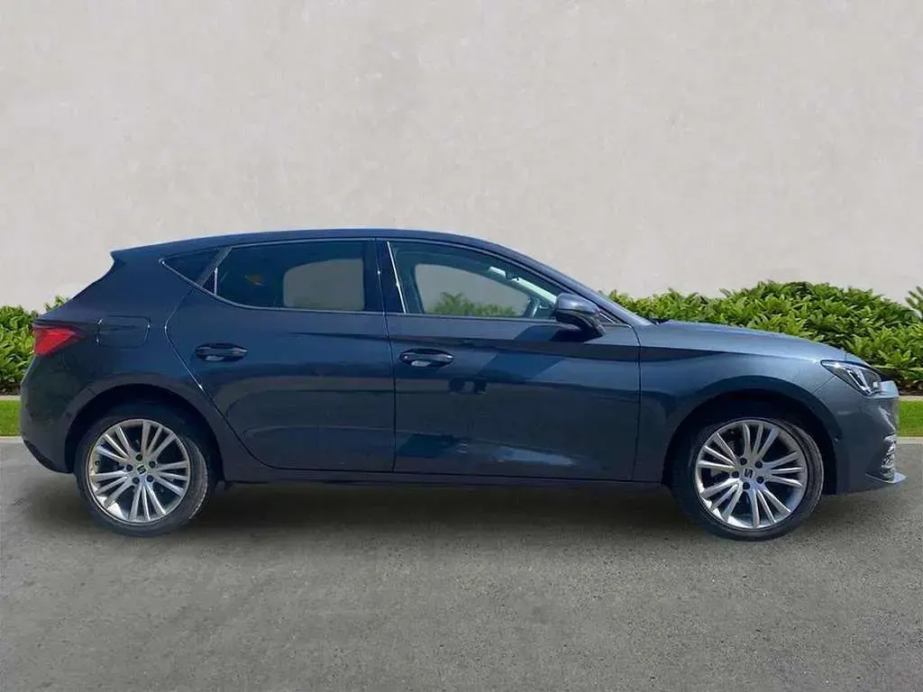 Used Seat Leon SE Dynamic 110 HP (80 kW) 2020 Grey Hatchback