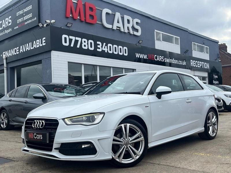 Begagnad Audi A3 S-Line 2013 Vit Halvkombi