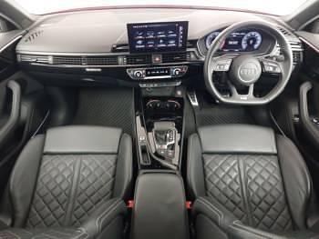 Begagnad Audi A4 Black Edition 341 HK (250 kW) 2023 Röd Sedan