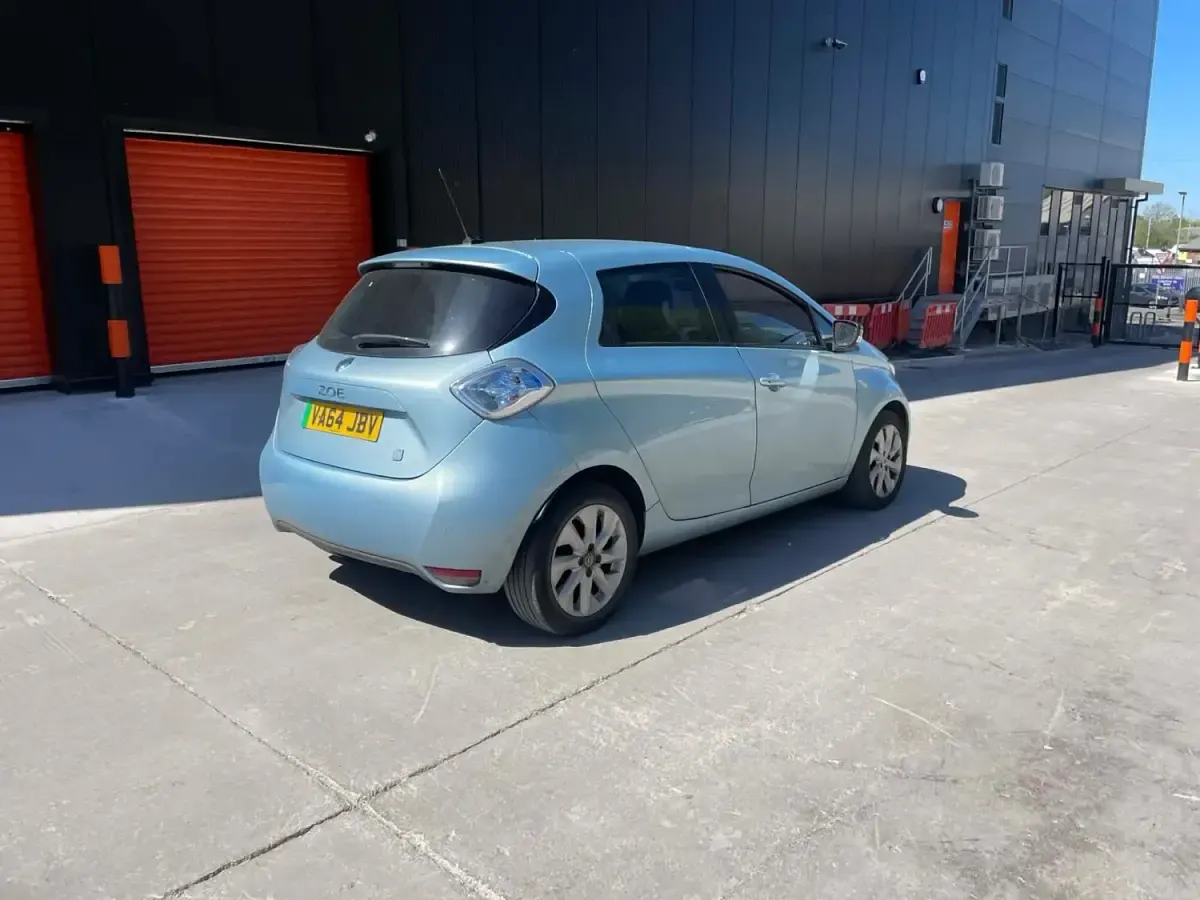 Begagnad Renault Zoe Dynamique 64 kW (88 HK) 2014 Blå Halvkombi