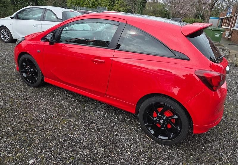 Used Vauxhall Corsa SRi 90 HP (66 kW) 2018 Red Hatchback