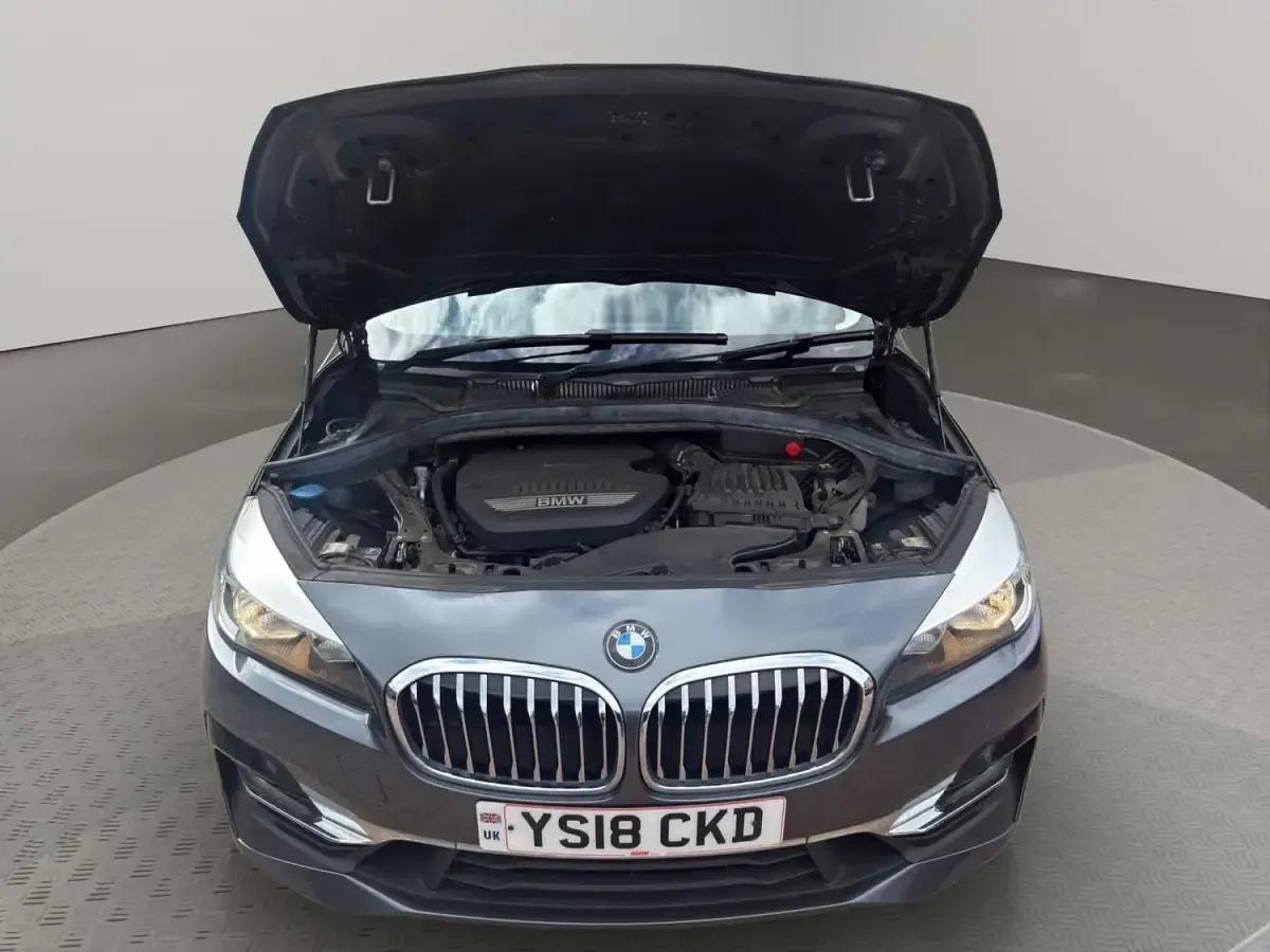 Usado BMW 220 Luxury Line 2018 Gris Familiar