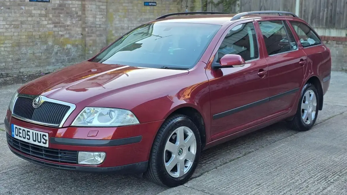Used Skoda Octavia Elegance 115 HP (84 kW) 2005 Red Estate