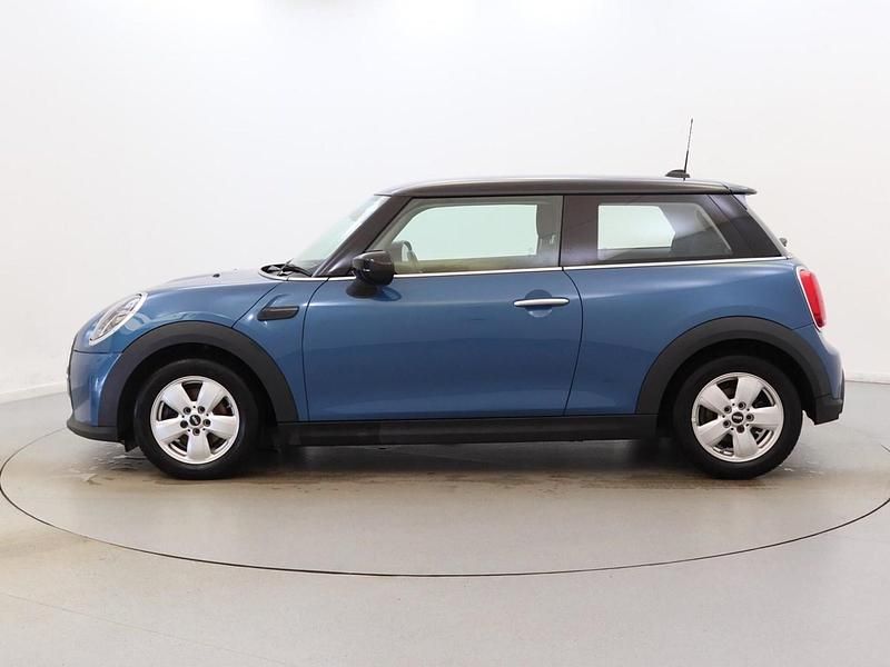 Begagnad Mini Cooper Classic 2021 Blå Halvkombi