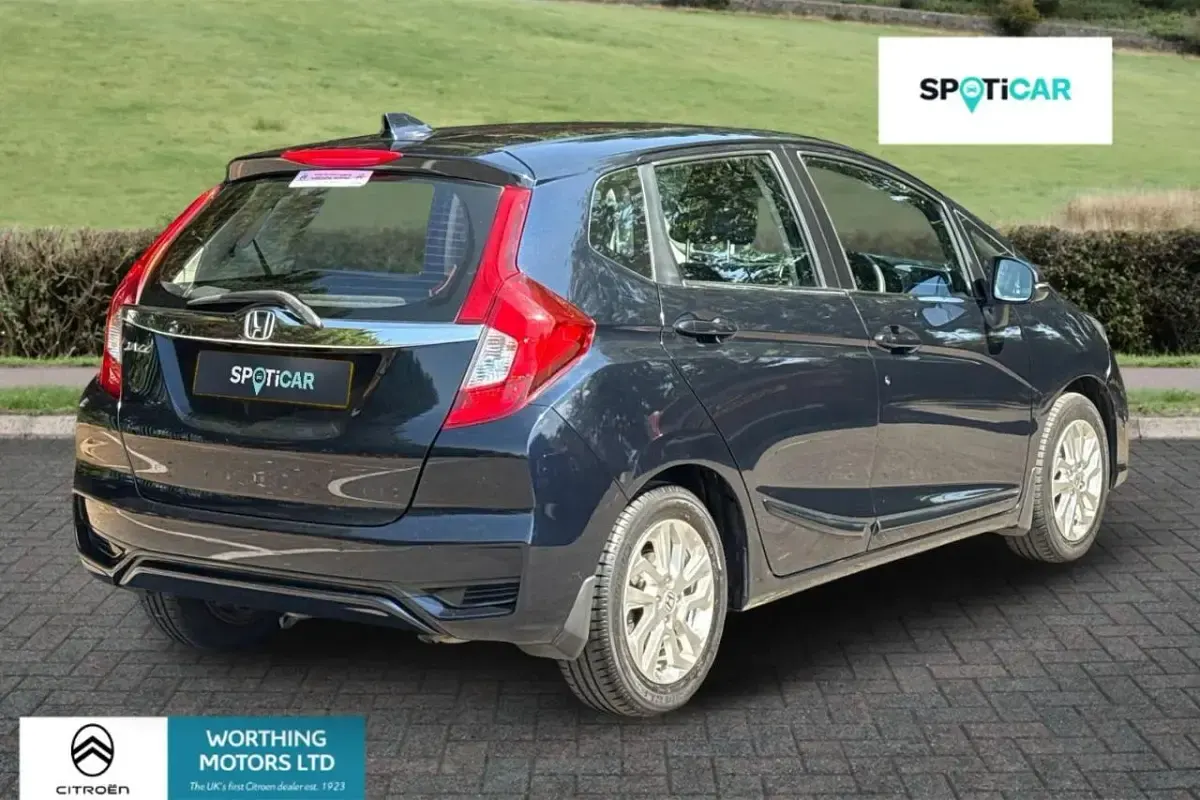 Used Honda Jazz SE 101 HP (74 kW) 2020 Blue Hatchback
