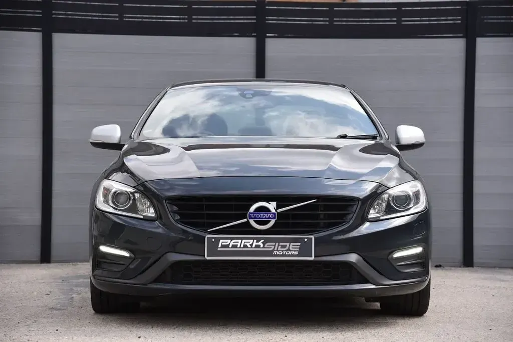 Used Volvo S60 R-Design 150 HP (110 kW) 2017 Grey Sedan